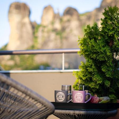 Rock State View - Unique Overlooking Meteora Flat كالامباكا المظهر الخارجي الصورة